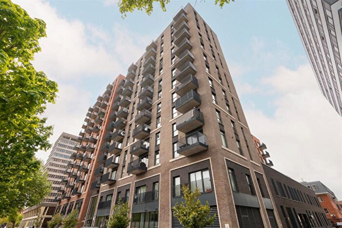 2 Bedroom Flat For Sale In Victoria Avenue, Southend-On-Sea, SS2