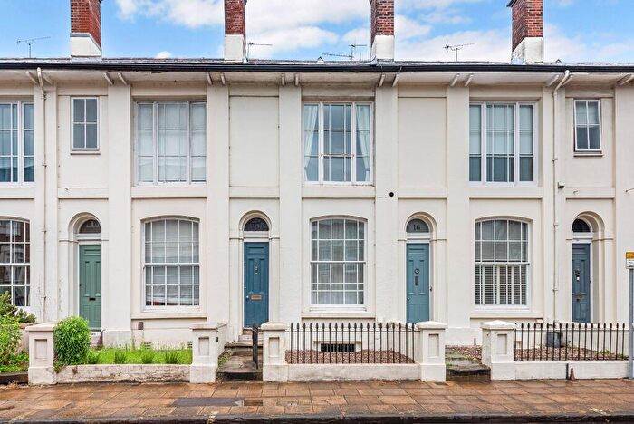 3 Bedroom Terraced House For Sale In Eastgate Street, Winchester, SO23