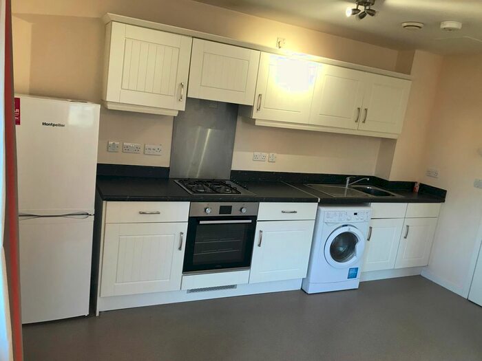 2 Bedroom Flat To Rent In Delft Crescent, Swindon, SN25