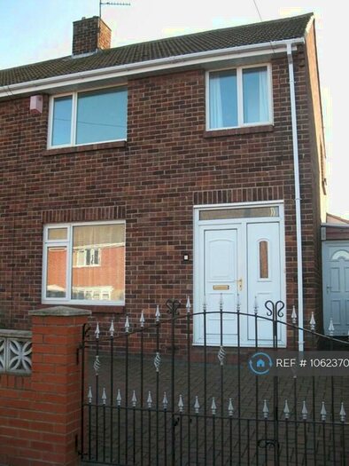 3 Bedroom Semi-Detached House To Rent In Dunelm Drive, West Boldon, East Boldon, NE36