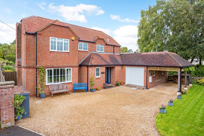 3 Bedroom Detached House For Sale In Beckhampton, Marlborough, SN8