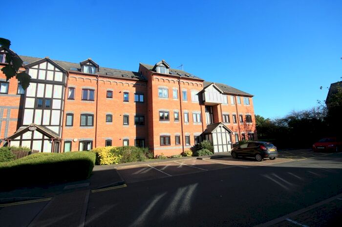 2 Bedroom Property To Rent In The Moorings, Leamington Spa, Warwickshire, CV31