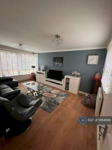 2 Bedroom Flat To Rent In Cleanthus Close, Woolwich, SE18
