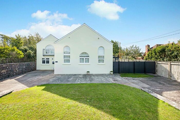 6 Bedroom Detached House For Sale In Chapel Farm, Nurston, CF62