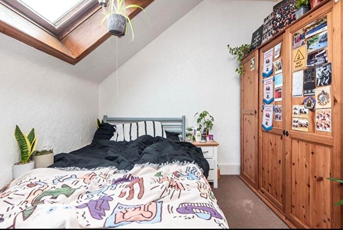 6 Bedroom End Of Terrace House To Rent In King Street, Aberdeen, AB24