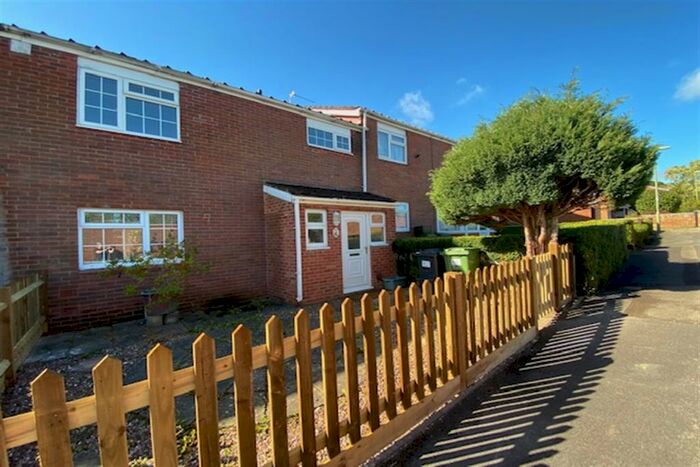 3 Bedroom House To Rent In Brighton Hill, Basingstoke, RG22
