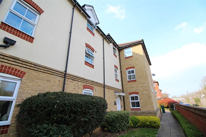 2 Bedroom Flat To Rent In Station Approach, Dunton Green, Sevenoaks, TN13