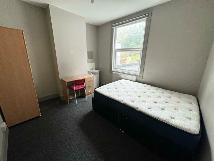 4 Bedroom Terraced House To Rent In Riley Road, Brighton, BN2
