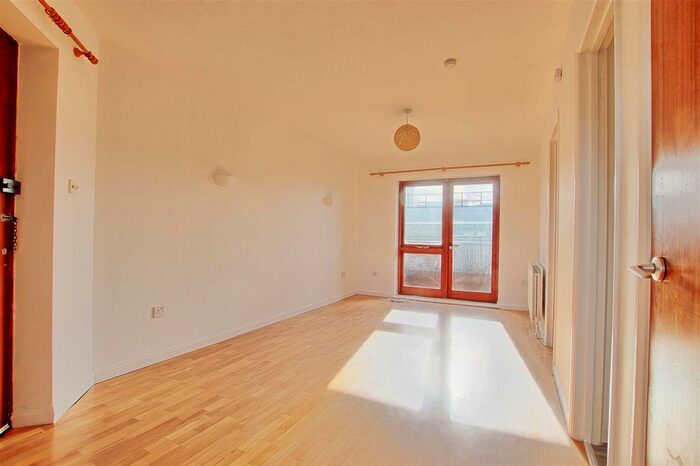 1 Bedroom Flat To Rent In Christchurch Street, Cambridge CB1