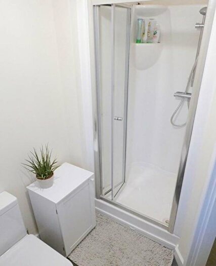 3 Bedroom End Of Terrace House For Sale In Barnsbridge Grove, Barnsley, S70