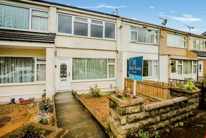 2 Bedroom Terraced House To Rent In Greenfield Avenue, Huddersfield, West Yorkshire, HD3