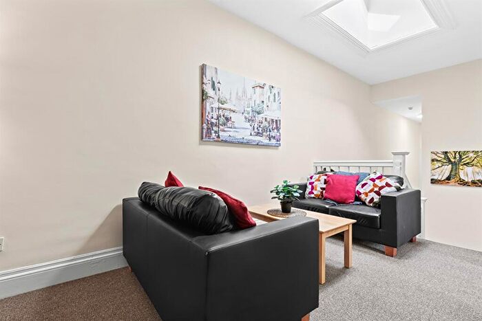 1 Bedroom Apartment To Rent In , NG7