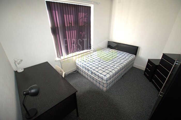 3 Bedroom Semi Detached House To Rent In Westbury Road, Clarendon Park, LE2