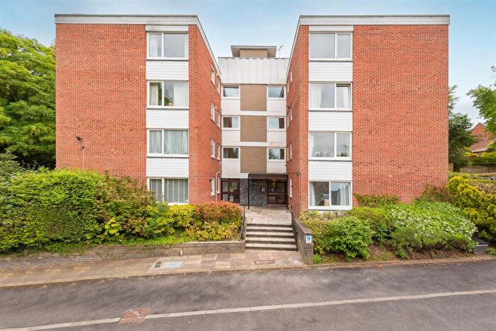 2 Bedroom Apartment For Sale In The Glen, Sunninghill, SL5
