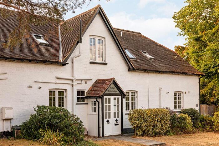 3 Bedroom Terraced House For Sale In Kings Cross Lane, South Nutfield, RH1