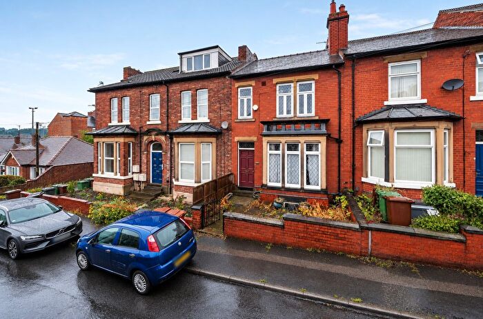 4 Bedroom Terraced House For Sale In Belgrave Mount, Wakefield, WF1