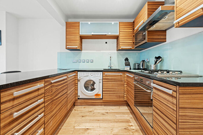 1 Bedroom Apartment For Sale In St John Street, London, EC1M