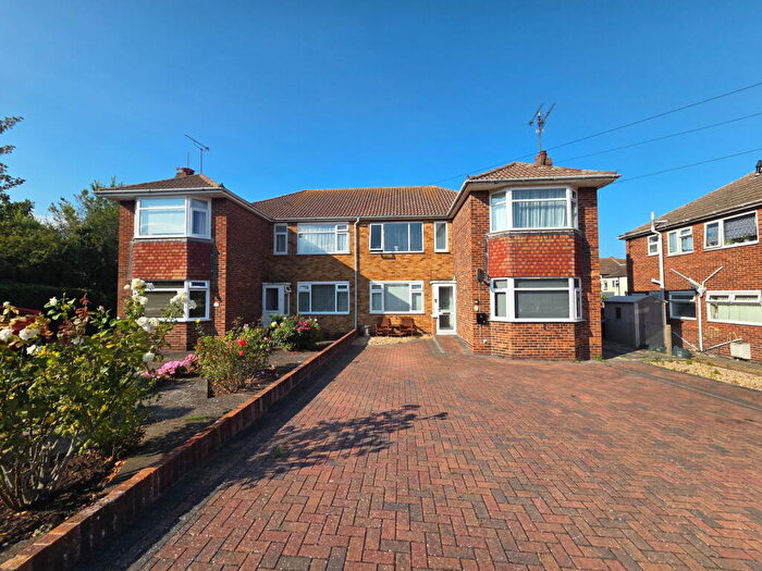 2 Bedroom Maisonette For Sale In Yarrow Close, Broadstairs, CT10