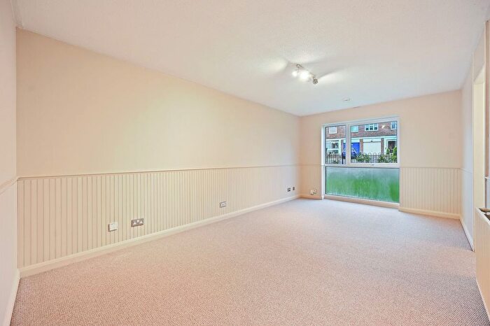 1 Bedroom Flat To Rent In Relko Gardens, Sutton, SM1