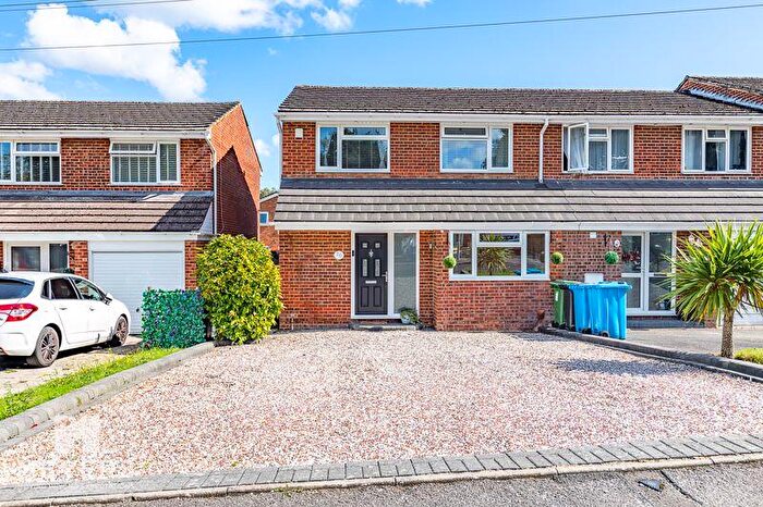 3 Bedroom End Of Terrace House For Sale In Viscount Walk, Bearwood, BH11