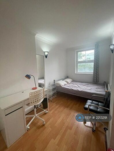 2 Bedroom Flat To Rent In Drummond Street, London, NW1