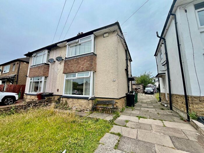 2 Bedroom House To Rent In Moorland Road, Pudsey, LS28
