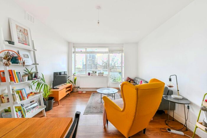 2 Bedroom Flat To Rent In Pemberton Gardens, Archway, London, N19