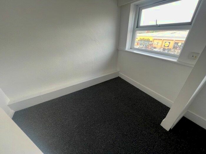 Studio To Rent In Holdenhurst Road, Bournemouth, BH8