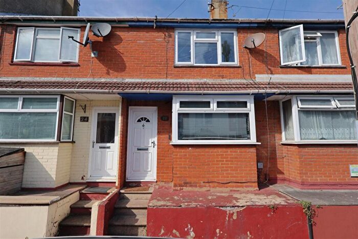 3 Bedroom Terraced House For Sale In Corporation Road, Gillingham, ME7