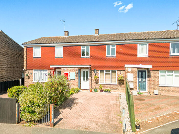 3 Bedroom Terraced House For Sale In Yardley Avenue, Pitstone, LU7