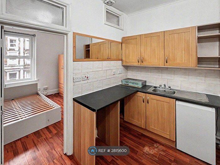 Studio To Rent In Camberwell Church St, London, SE5