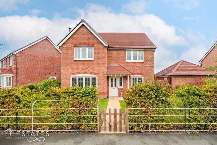 4 Bedroom Detached House For Sale In Dyserth Road, Rhyl, LL18