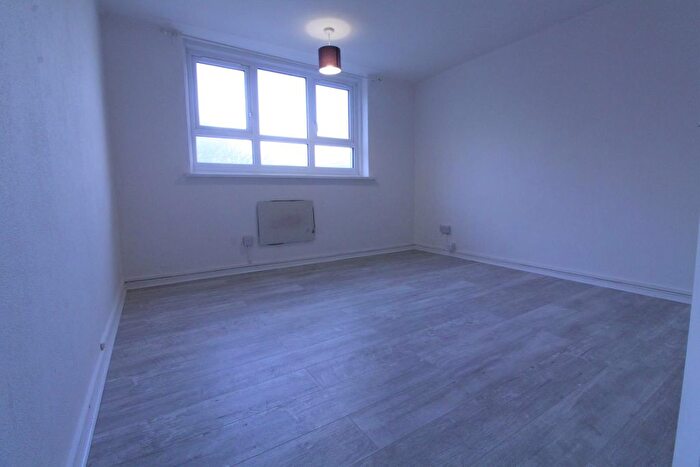 2 Bedroom Flat To Rent In Exeter Road, Ponders End, Enfield, EN3