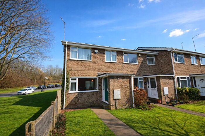 3 Bedroom End Of Terrace House For Sale In Aylesbury Road, Thame, OX9