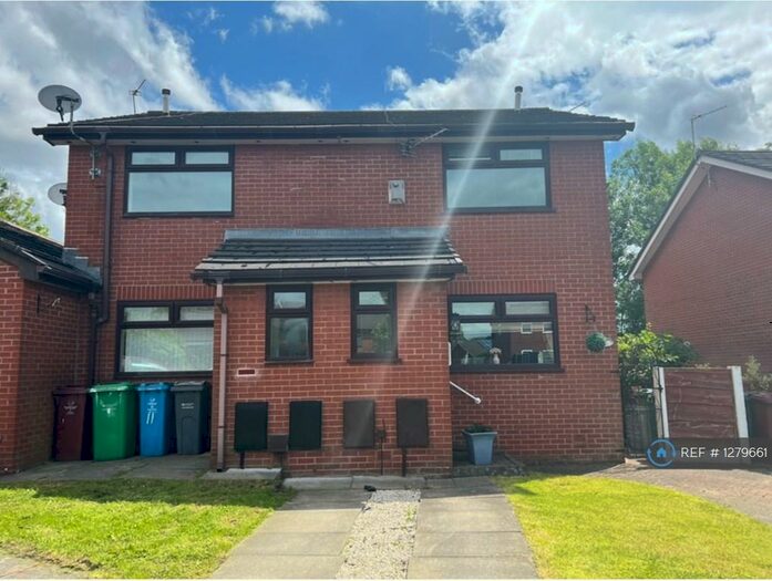 2 Bedroom Semi-Detached House To Rent In Colclough Close, Manchester, M40