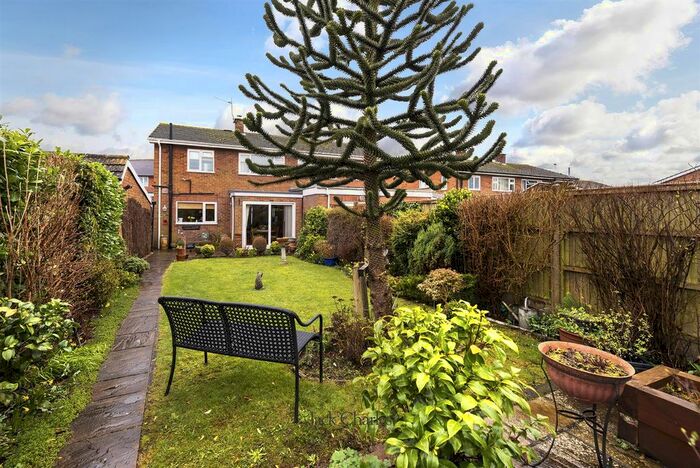 3 Bedroom Semi-Detached House For Sale In Old Road, East Peckham, Tonbridge, TN12