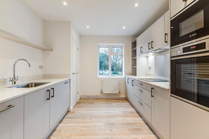 2 Bedroom Flat To Rent In Hermitage Parade, High Street, Ascot, Berkshire, SL5