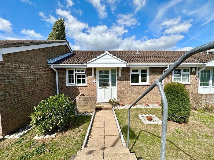 2 Bedroom Bungalow For Sale In Robert Tressell Close, Hastings, TN34