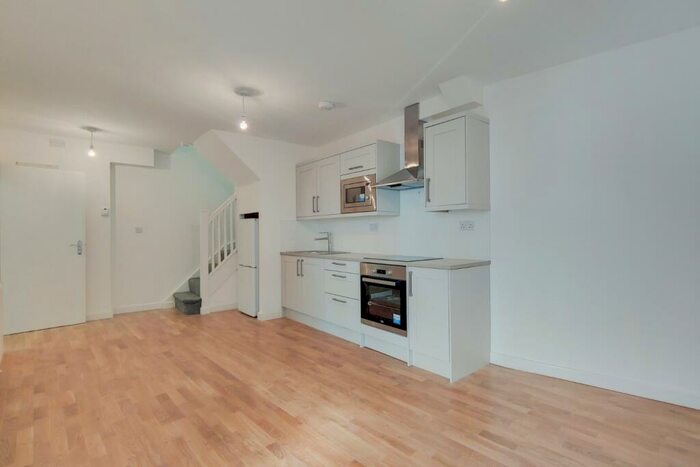 1 Bedroom Flat To Rent In Hanover House, Orchard Road, London, Greater London, SE18
