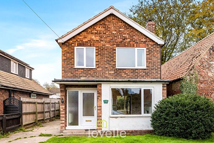 3 Bedroom Detached House For Sale In Manor Close, Keelby, DN41