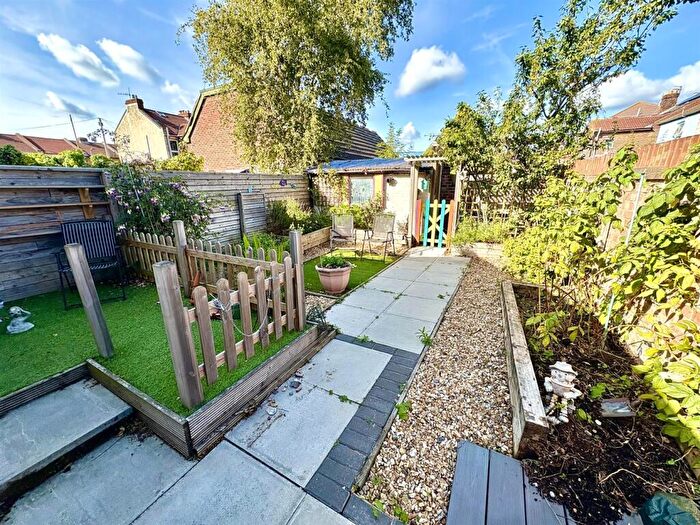 1 Bedroom Flat For Sale In Goldsmith Avenue, Southsea, PO4