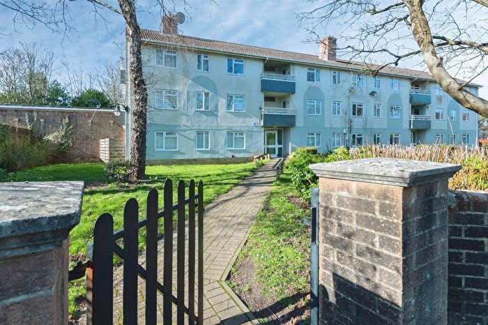 2 Bedroom Apartment For Sale In Moore Avenue, Bournemouth, BH11
