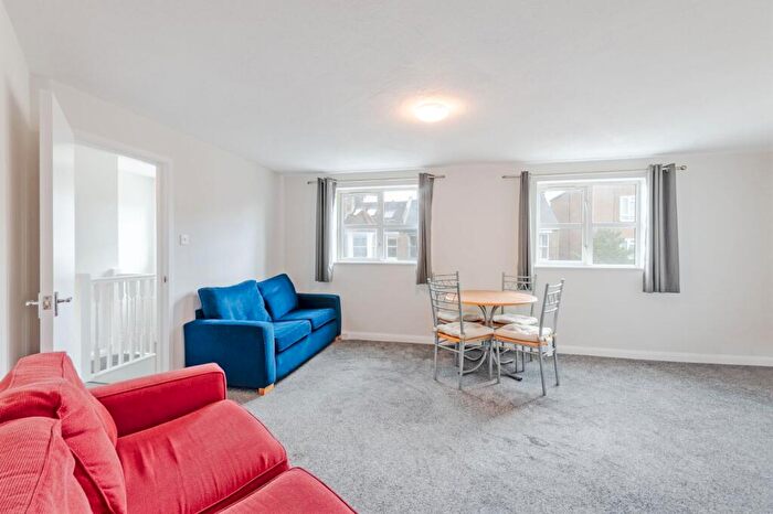 2 Bedroom Flat To Rent In Broomsleigh Street, West Hampstead, NW6