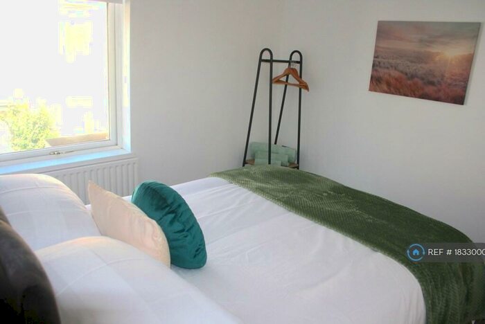 3 Bedroom Terraced House To Rent In The Grove Daisy Road, Birmingham, B16