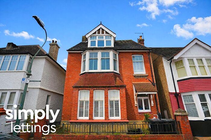 1 Bedroom Flat To Rent In Lawrence Road, Hove, BN3