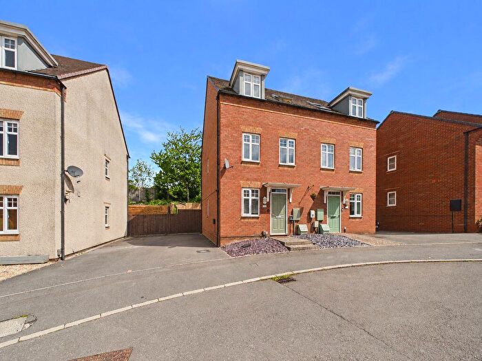 3 Bedroom Semi-Detached House For Sale In Haslingden Crescent, Lower Gornal, Dudley, DY3