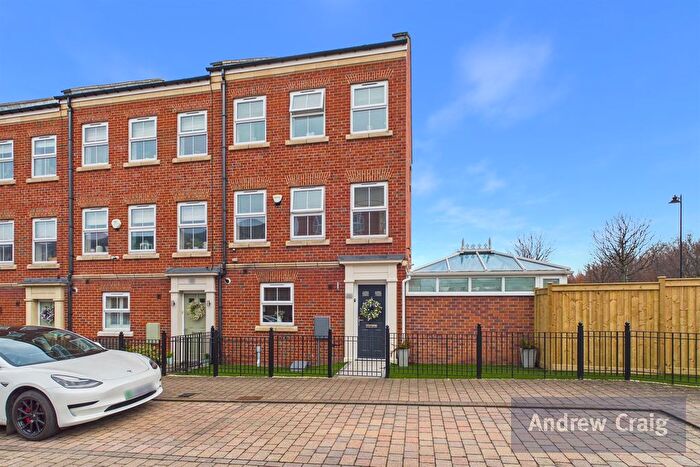 3 Bedroom Town House For Sale In Brass Thill Way, South Shields, NE33