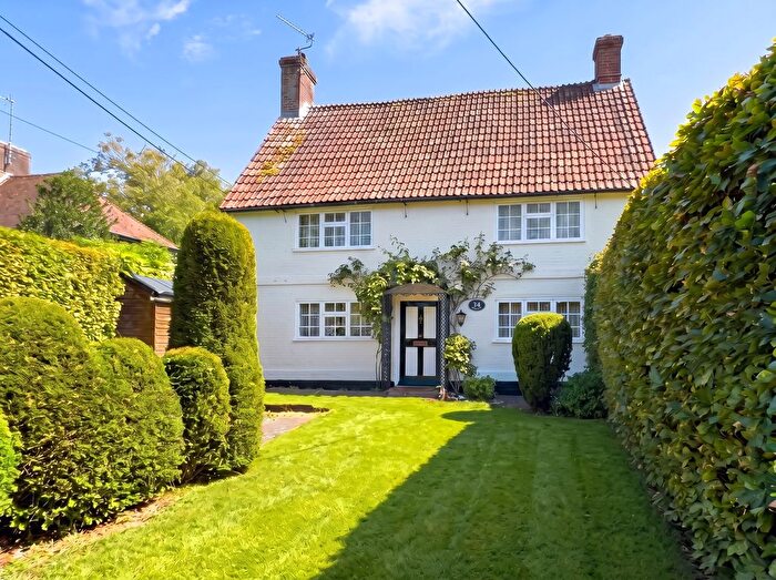 3 Bedroom Cottage For Sale In Dairy Cottage, Preston Candover, RG25