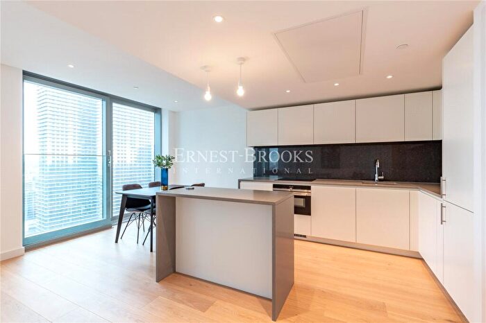 2 Bedroom Apartment To Rent In Landmark Pinnacle, Marsh Wall, Canary Wharf, E14
