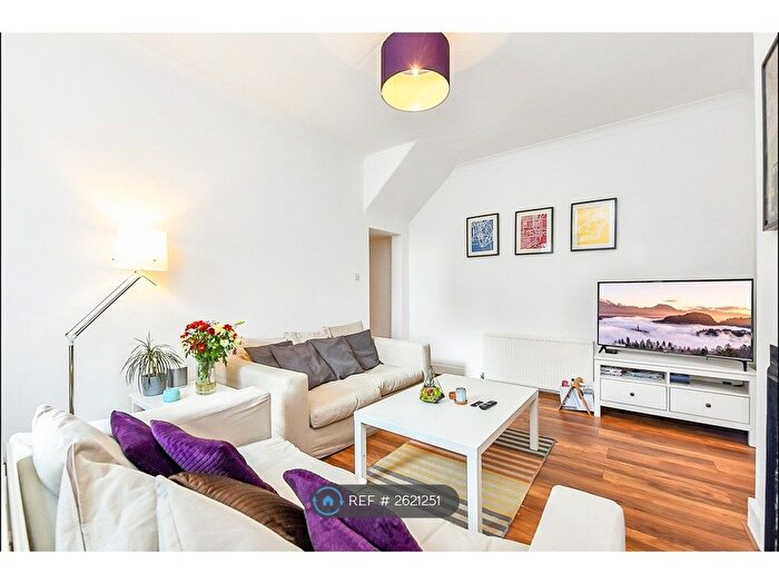 2 Bedroom Flat To Rent In Franciscan Road, London, SW17